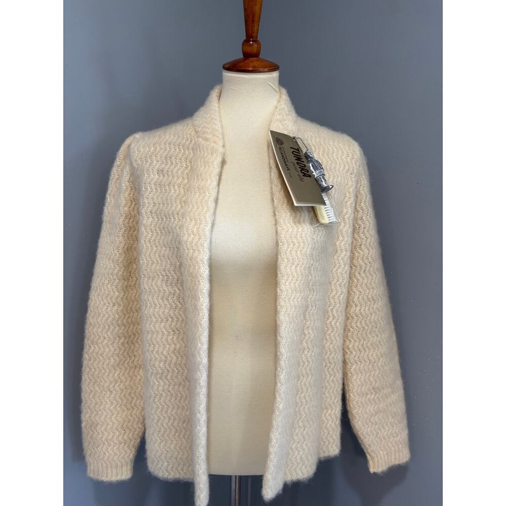 Tundra Cream Knit Cardigan Sweater Size Medium Soft Neutral Chunky Cozy